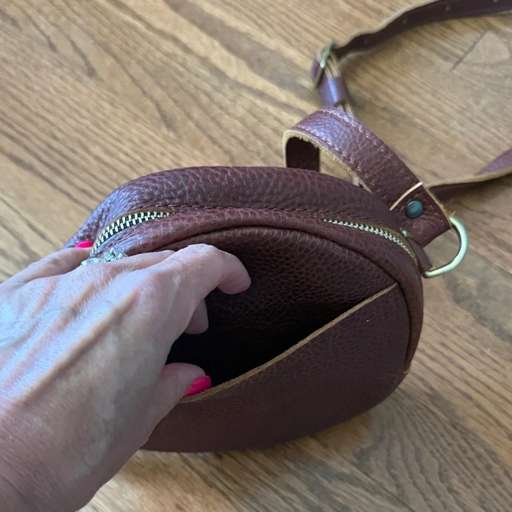 Portland Leather Round Crossbody Bag - Brown